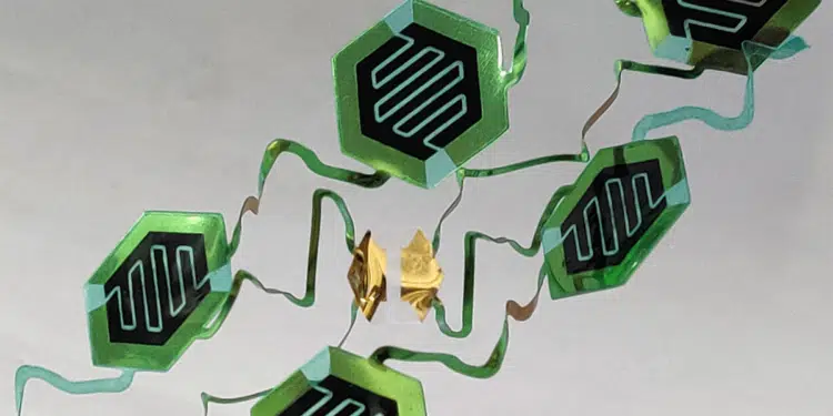 A supercapacitor array made using a new fabrication technique that is faster and less expensive than photolithography. (Image by Peisheng He/UC Berkeley)