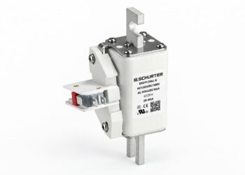 SCHURTER EKO square-body DC fuse variants with ceramic bodies and different metal terminal arrangements
