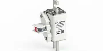 SCHURTER EKO square-body DC fuse variants with ceramic bodies and different metal terminal arrangements