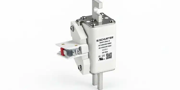 SCHURTER EKO square-body DC fuse variants with ceramic bodies and different metal terminal arrangements